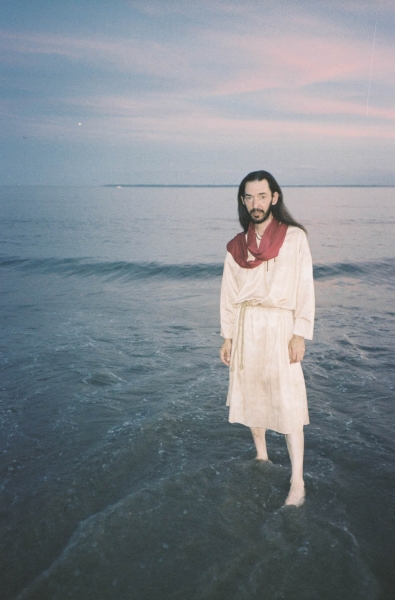 https://www.barbaraarcuschin.site/files/gimgs/th-11_5-jesus_Vonney_Island.jpg
